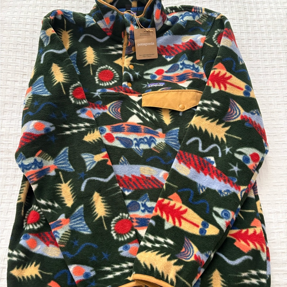 Patagonia Synchilla Fleece in Salmon Energy